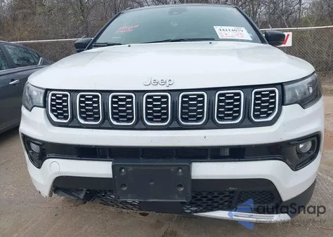 2024 Jeep Compass Limited 4X4 z USA, uszkodzony, nr VIN 3C4NJDCN1RT145257